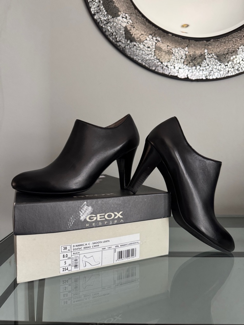 Geox Black Smooth Leather Heeled Ankle Booties sz 8
